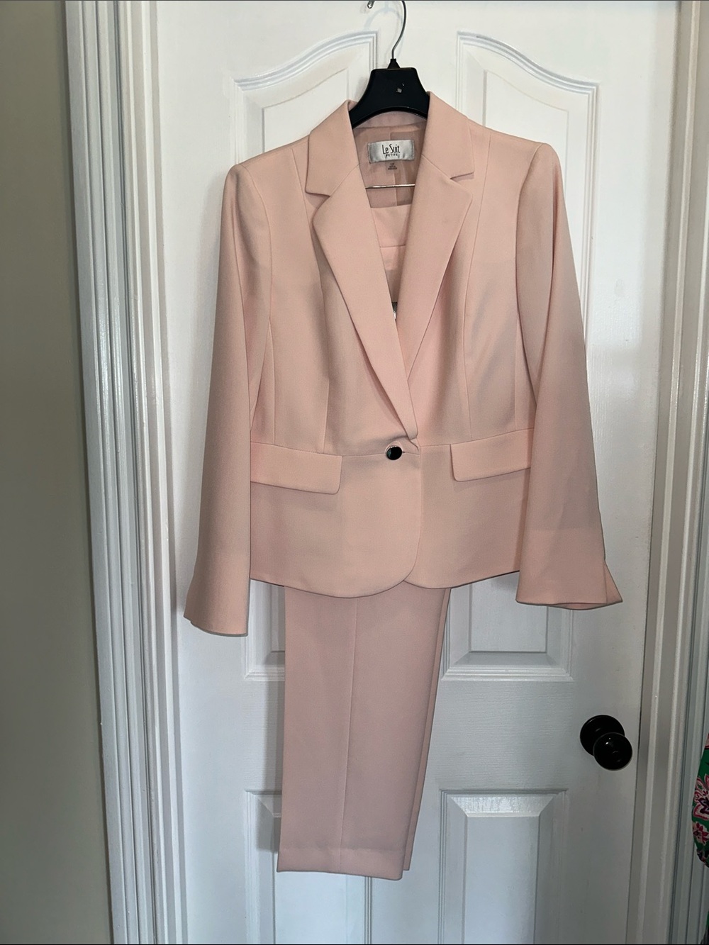 Le Suit Pale Blush Pink Women's Two-Piece Pant Suit